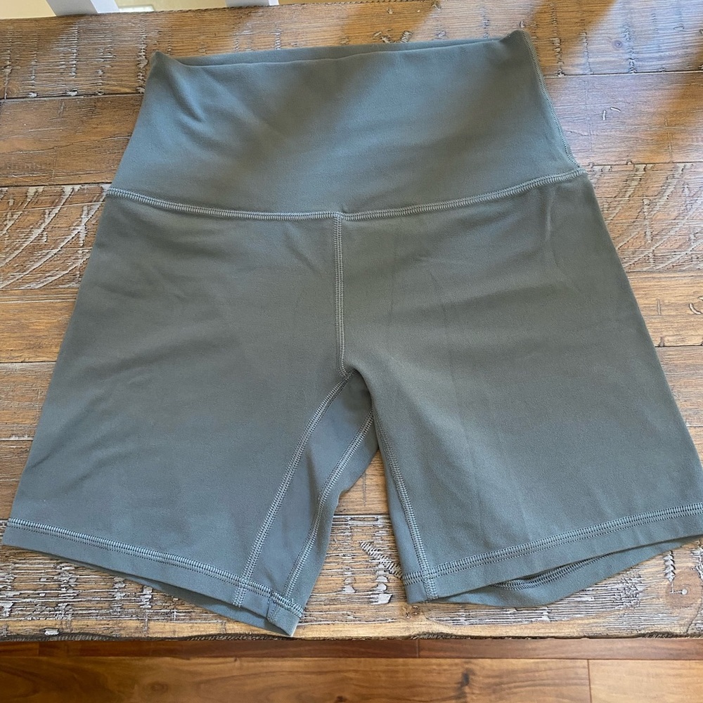 Lululemon align short